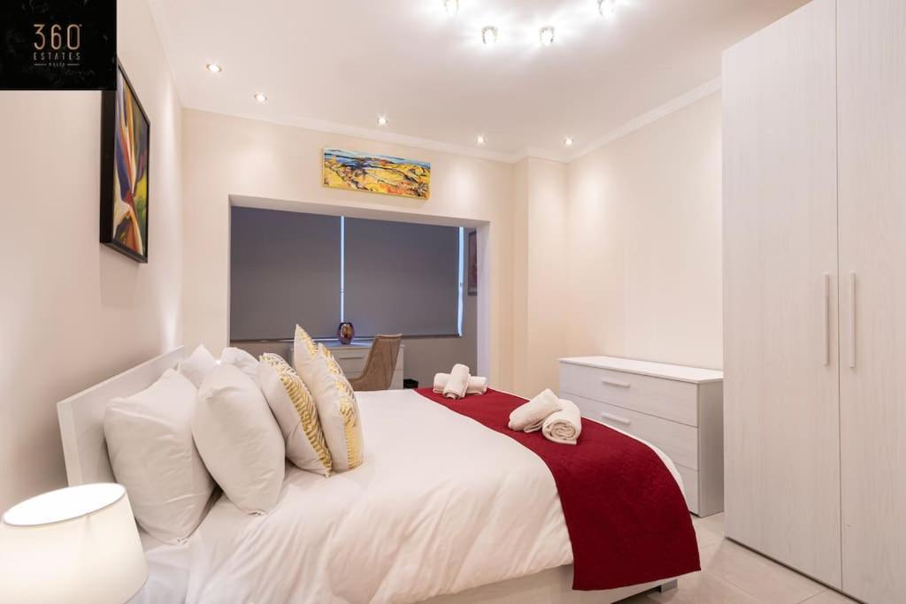 One Of A Kind, Seafront In St Georges Bay By 360 Estates Apartment