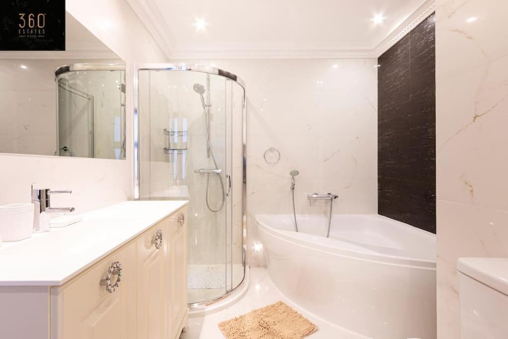 One Of A Kind, Seafront In St Georges Bay By 360 Estates Saint Julian's