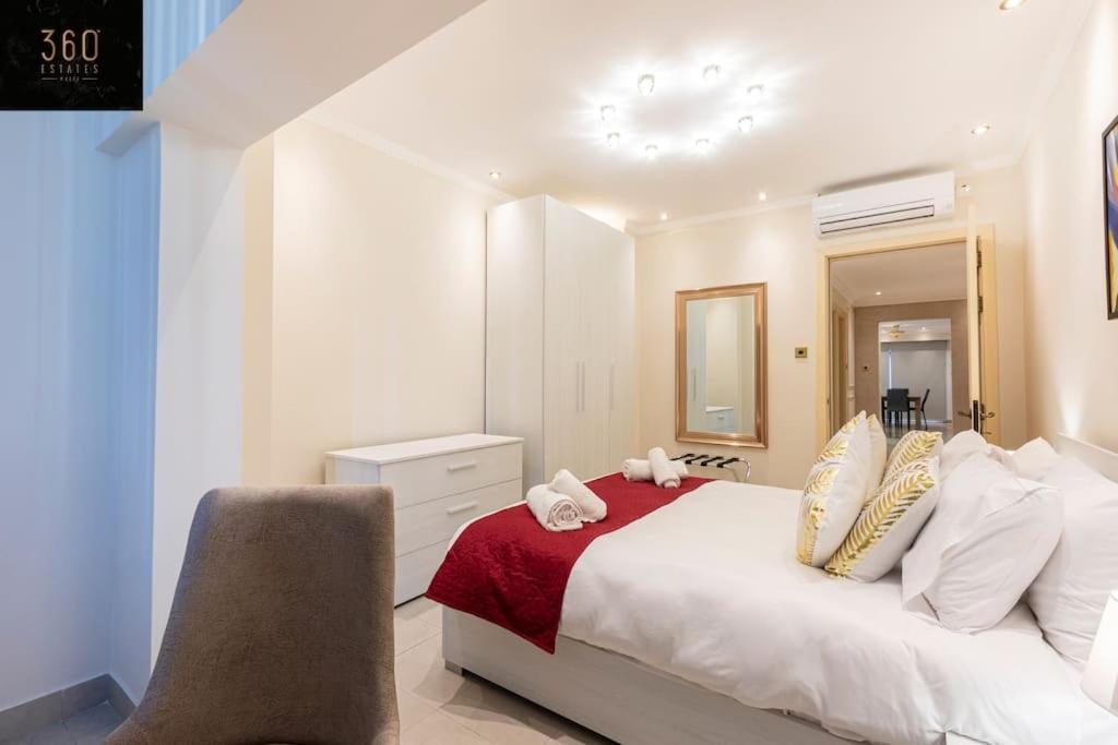 Апартаменты One Of A Kind, Seafront In St Georges Bay By 360 Estates *